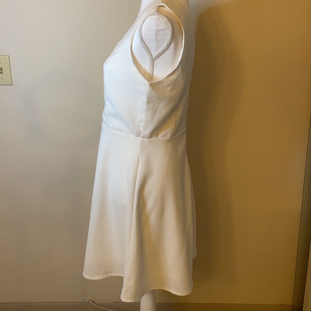 Max and Riley White Dress - Picture 4 of 7